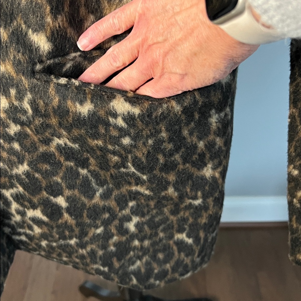 T Tahari Kendall Leopard Print Coat - Picture 4 of 11